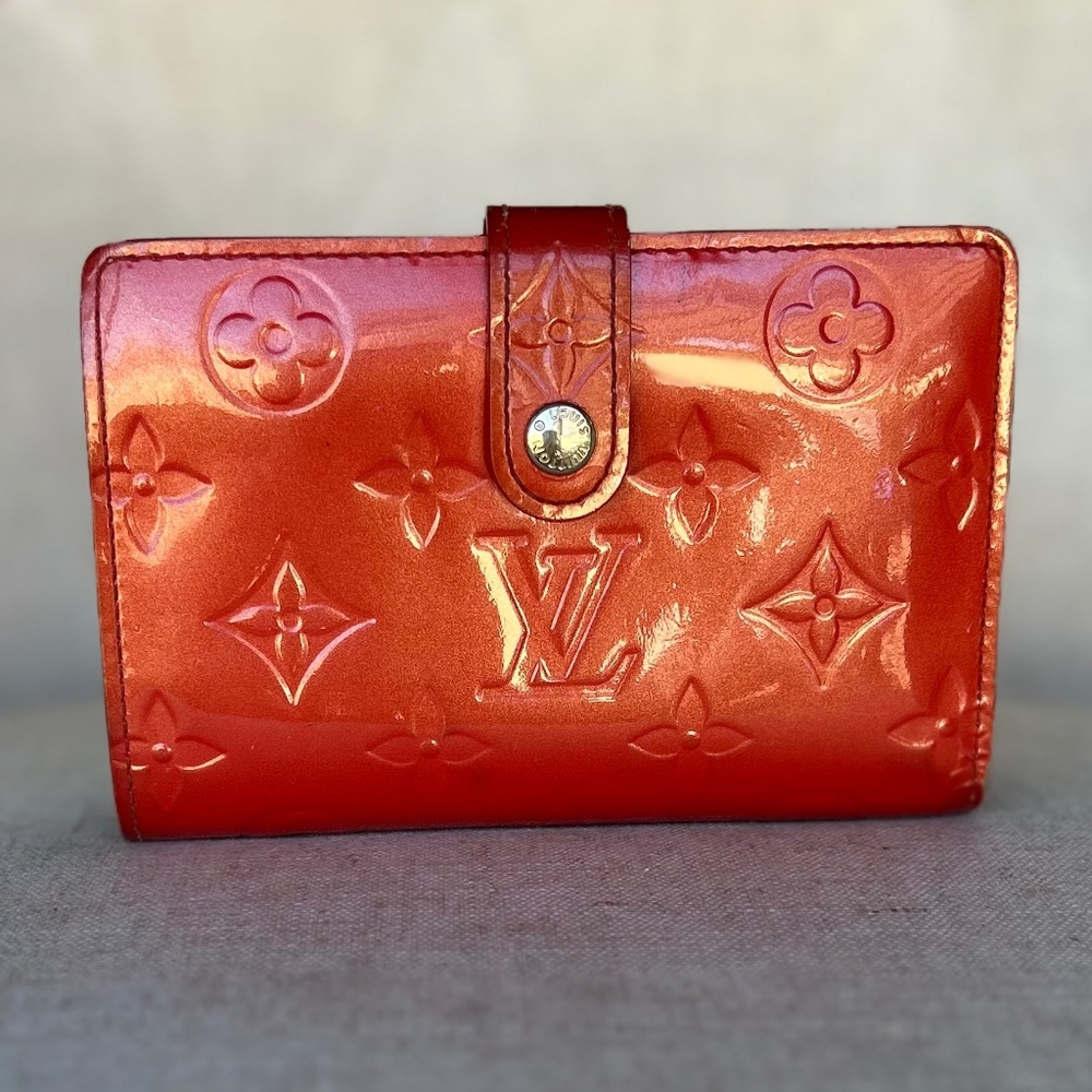 Louis Vuitton LV Red Vernis Kisslock Compact Wallet